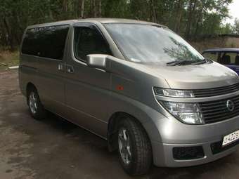 2002 Nissan Elgrand Pictures