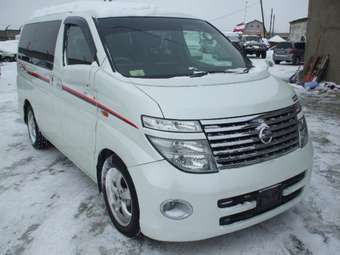 2002 Nissan Elgrand Pictures