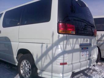 2002 Nissan Elgrand Pictures