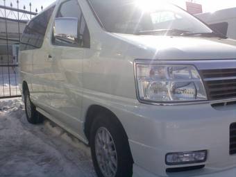 2002 Nissan Elgrand Photos