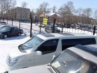 2002 Nissan Elgrand Images