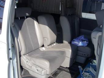 2002 Nissan Elgrand Pictures