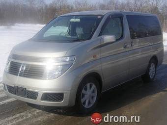 2002 Nissan Elgrand Photos