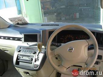 2002 Nissan Elgrand Pictures