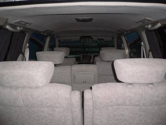 2002 Nissan Elgrand Pictures