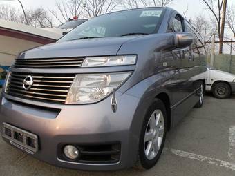 2002 Nissan Elgrand Pictures