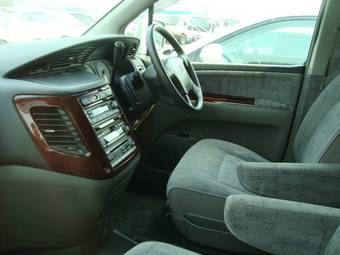 2002 Nissan Elgrand Wallpapers