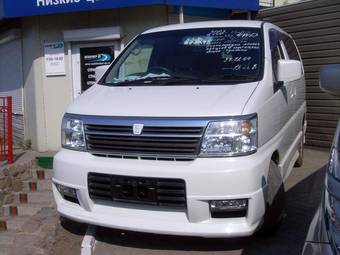 2002 Nissan Elgrand Photos