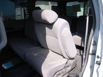 2002 Nissan Elgrand Photos