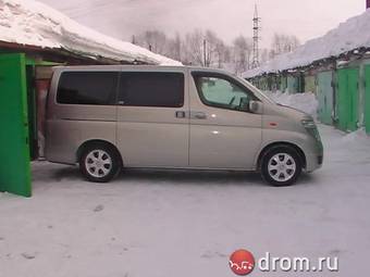 2002 Nissan Elgrand Pictures