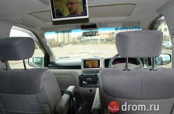 2002 Nissan Elgrand Photos