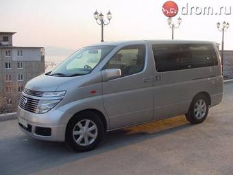 2002 Nissan Elgrand Photos