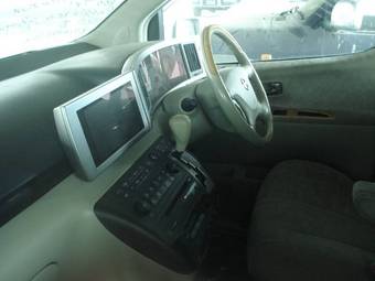 2002 Nissan Elgrand Pictures