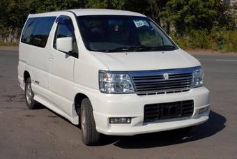 2002 Nissan Elgrand Photos