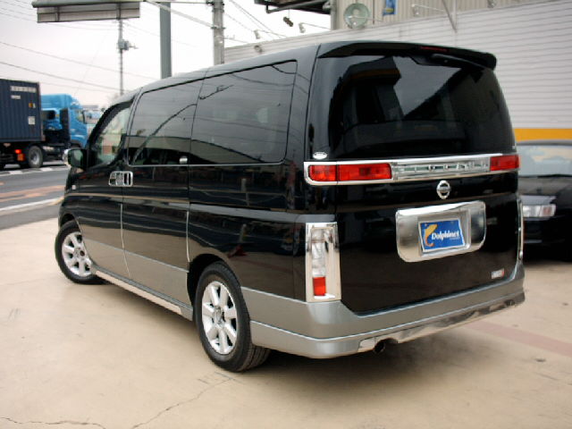 2003 Nissan Elgrand Pictures