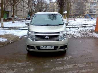 2003 Nissan Elgrand Photos