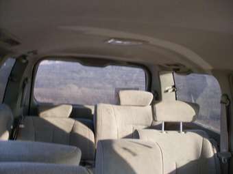 2003 Nissan Elgrand Images