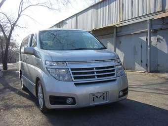 2003 Nissan Elgrand Pictures