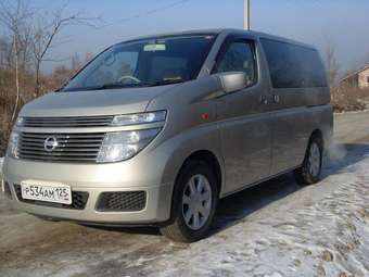 2003 Nissan Elgrand Wallpapers