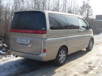 2003 Nissan Elgrand Images