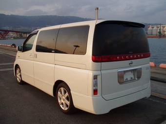 2003 Nissan Elgrand Pictures