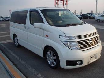 2003 Nissan Elgrand Photos