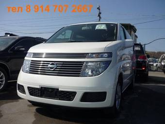 2003 Nissan Elgrand Photos