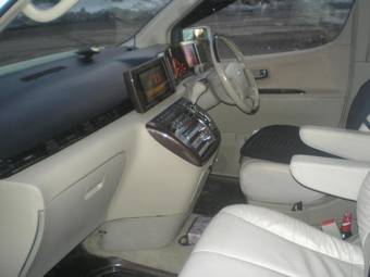 2003 Nissan Elgrand Wallpapers