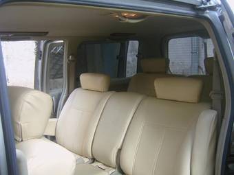 2003 Nissan Elgrand Photos