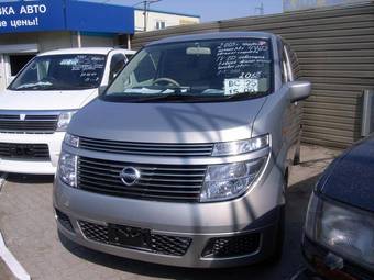 2003 Nissan Elgrand Photos