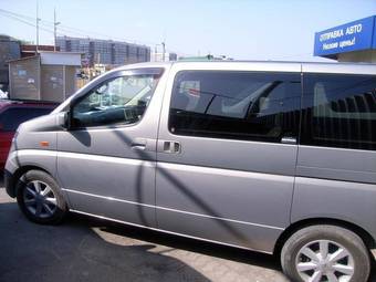 2003 Nissan Elgrand Photos