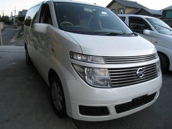 2003 Nissan Elgrand Pictures