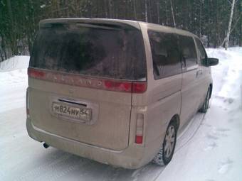 2003 Nissan Elgrand Photos