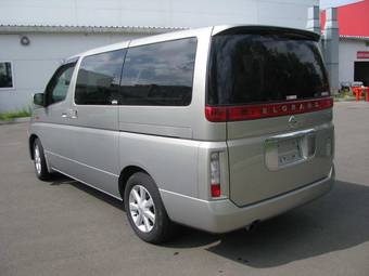 2003 Nissan Elgrand Photos