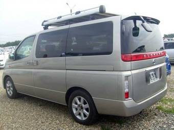 2003 Nissan Elgrand Pictures