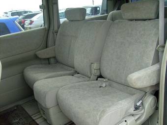 2003 Nissan Elgrand Photos