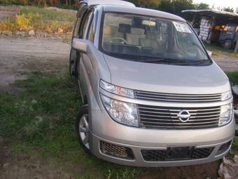 2003 Nissan Elgrand Photos