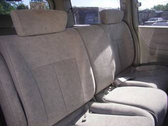 2003 Nissan Elgrand Images
