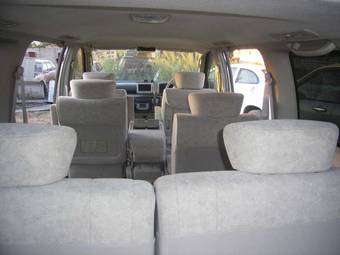 2003 Nissan Elgrand Pictures