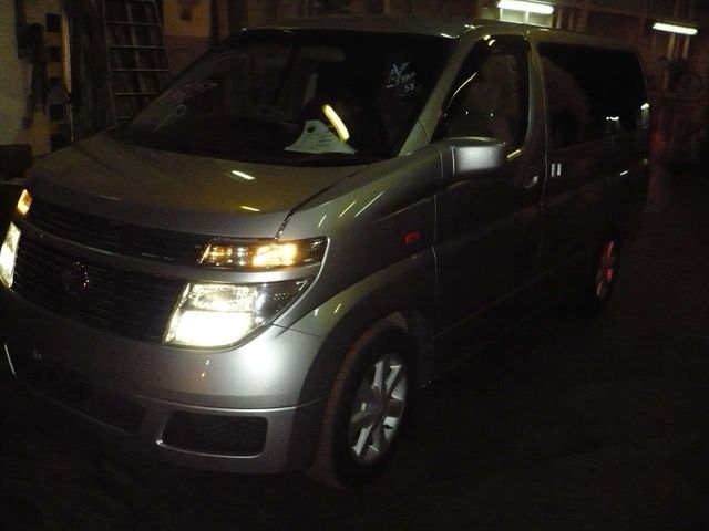 2004 Nissan Elgrand