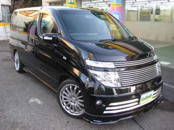 2004 Nissan Elgrand Pictures