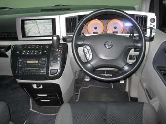 2004 Nissan Elgrand Pictures