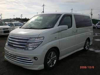 2004 Nissan Elgrand Pictures