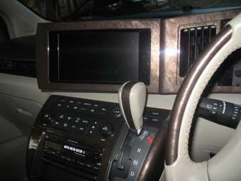 2004 Nissan Elgrand Pictures