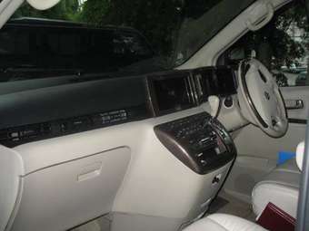 2004 Nissan Elgrand Wallpapers