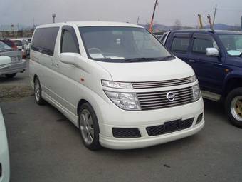 2004 Nissan Elgrand Pictures