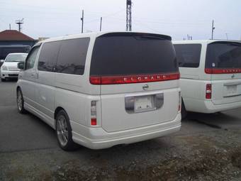 2004 Nissan Elgrand Photos