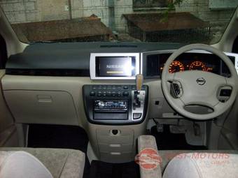 2004 Nissan Elgrand Pictures