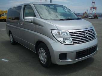 2005 Nissan Elgrand Pictures