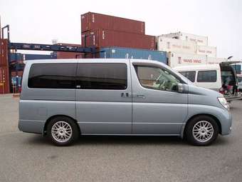 2005 Nissan Elgrand Images